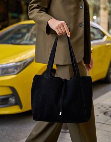 yumusak-suet-bagcik-detayli-el-ve-omuz-89bc3